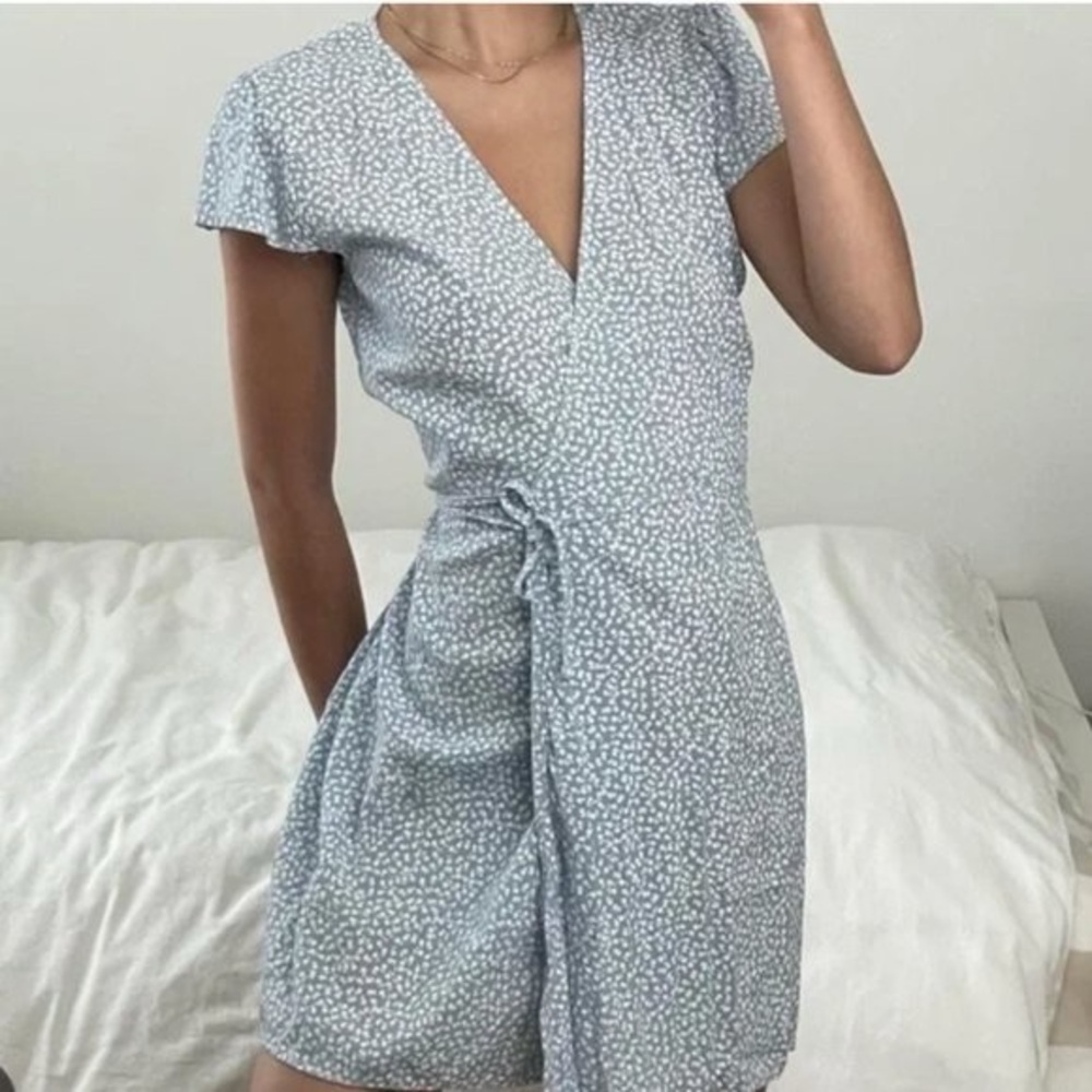Brandy Melville Floral Light Green Wrap Dress Size OS - Picture 2 of 8